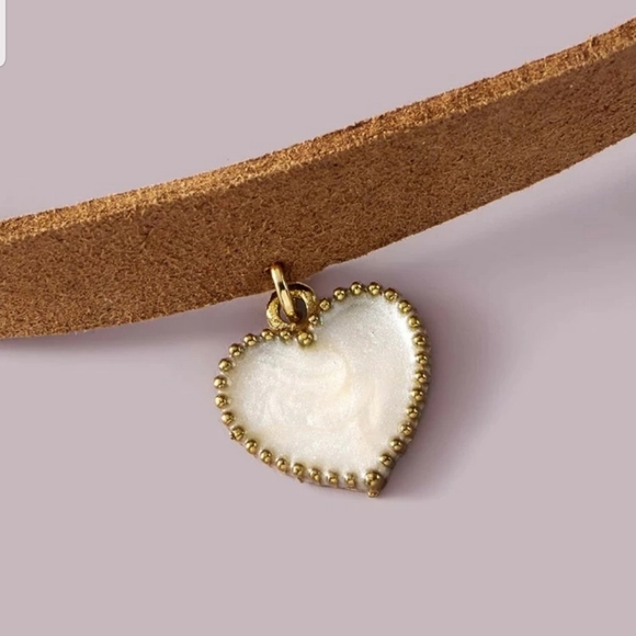 *Claire* Leather Charm Choker - Picture 3 of 4